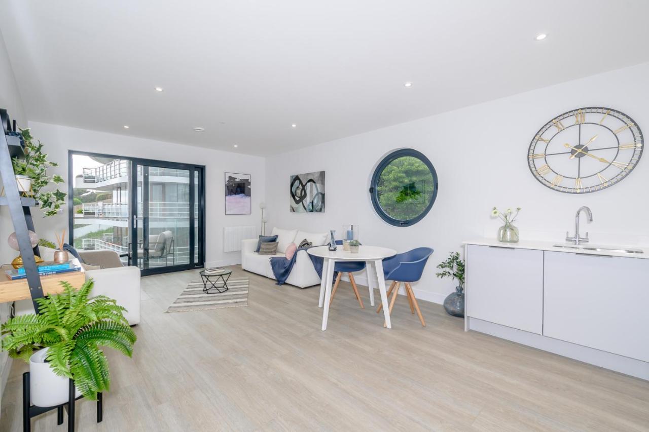 5 Middlecombe - Luxury Apartment At Byron Woolacombe, Only 4 Minute Walk To Woolacombe Beach! ภายนอก รูปภาพ